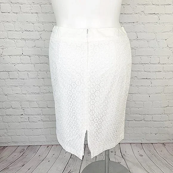 CALVIN KLEIN WHITE EYELET SLEEVELESS TOP AND SKIRT SET - XL / 14 - Picture 11 of 12